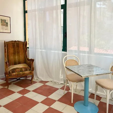 Caves Garden Μπάρι